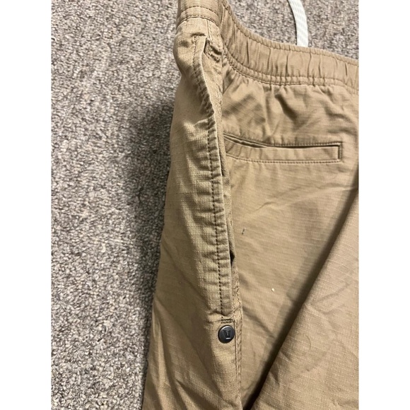 Vuori Mens Large Khaki Drawstring Casual Shorts - Picture 8 of 9